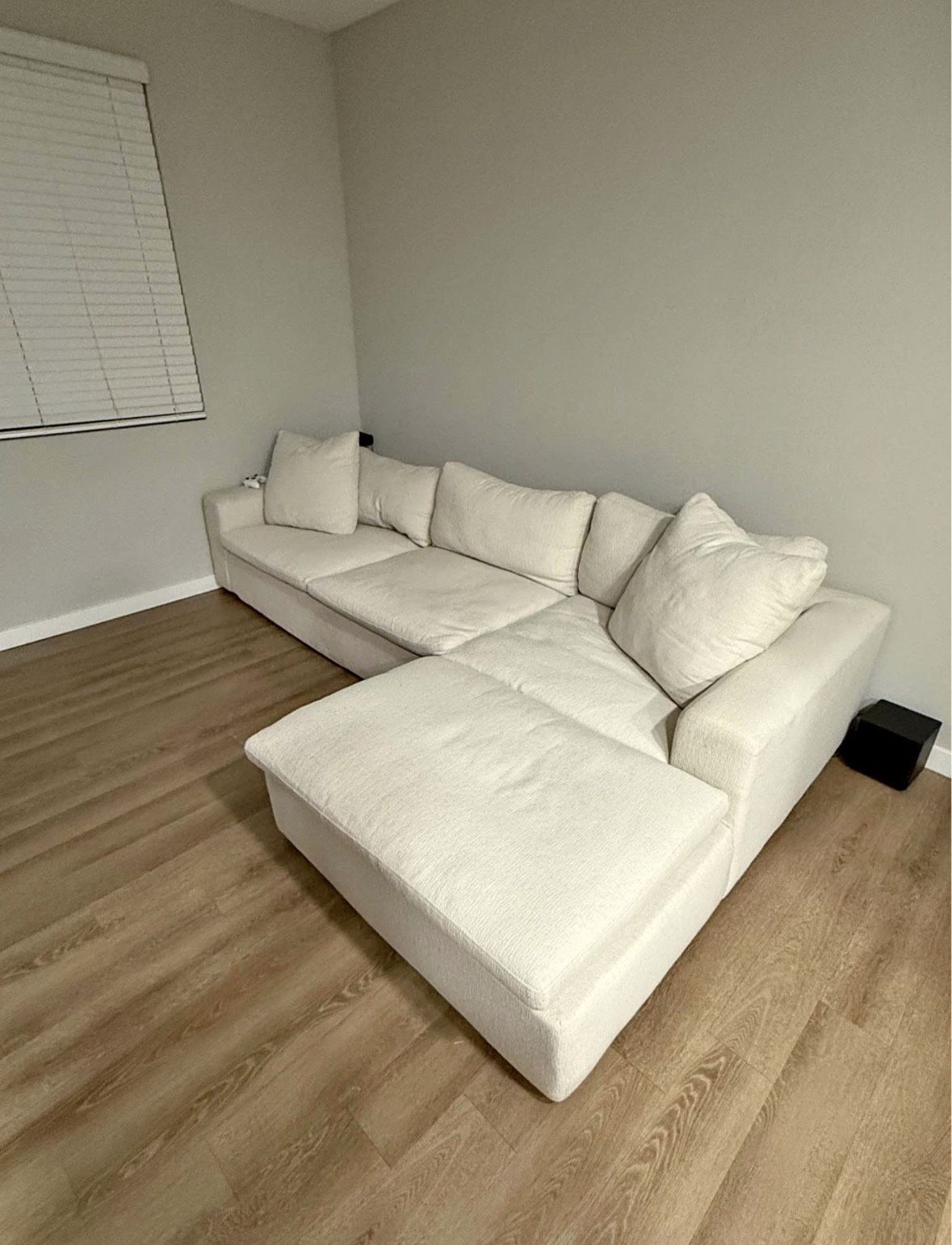 Cloud couch : Can Deliver 