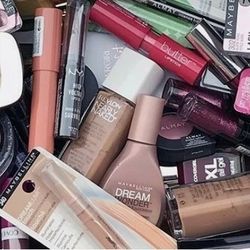 Bundle Deal: Home & Beauty Essentials! 🧼🔋💄
