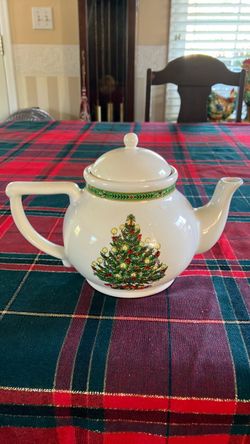 2 Cup Christmas Tea Pot