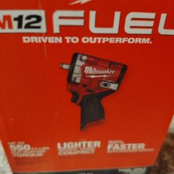 Milwaukee Fuel 3/8 Stubby Impact Wrench 550lbs