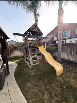 Backyard Discovery Playset, Swing set, with slide and climbing wall