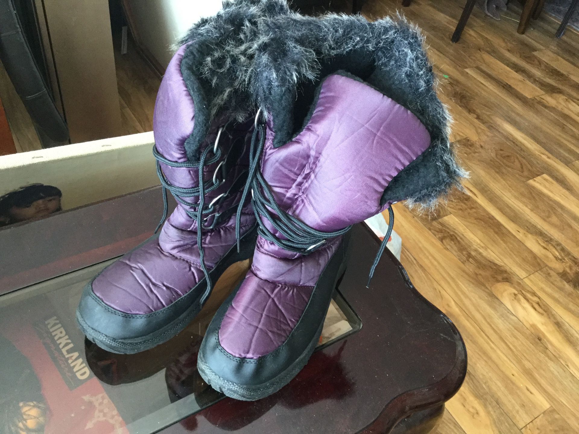 Women Snow Boots Size 8 
