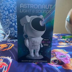 Night Light Astronaut 