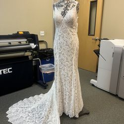 Wedding Dress Never Worn 