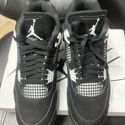 Jordan 4 white thunder size 9 read description