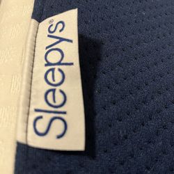SLEEPYS QUEEN MATTRESS 