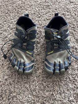 Men’s Vibram Five Fingers Shoes Size 10.5-11