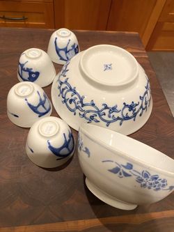 China Blue Teacups & Bowls