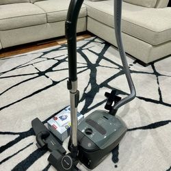 Miele Classic C1 Pure Suction Canister Vacuum