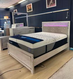 Olivia 🎉 brand new/ modern/luxury 🌼 Bedroom Set Bed Frame Dresser Nightstand Chest