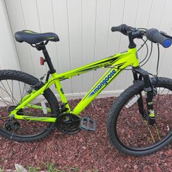 Mongoose Mech Boys Hardtail Mountain Bike, Nearly New,