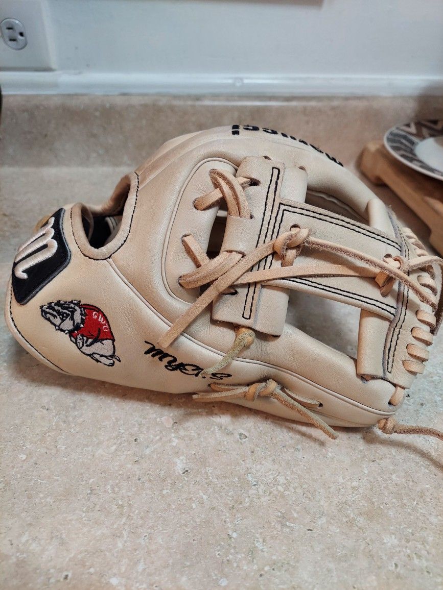 Marucci Custom Capitol Series Glove