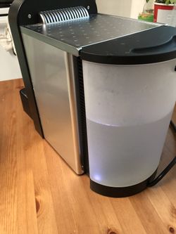Selling Nespresso gemini cs100 pro for Sale in Kenmore, WA Selling Nespresso gemini cs100 pro for Sale in Kenmore, WA