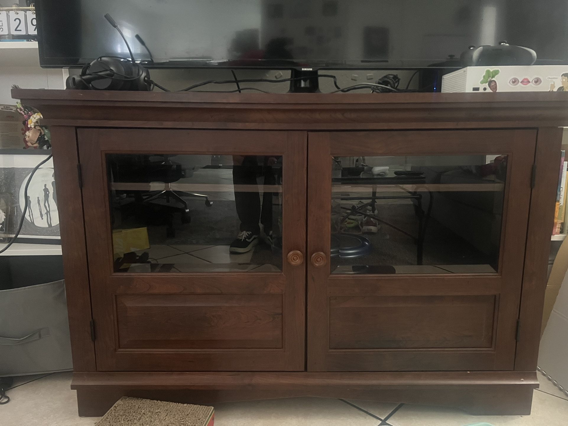Entertainment System / Tv Stand.