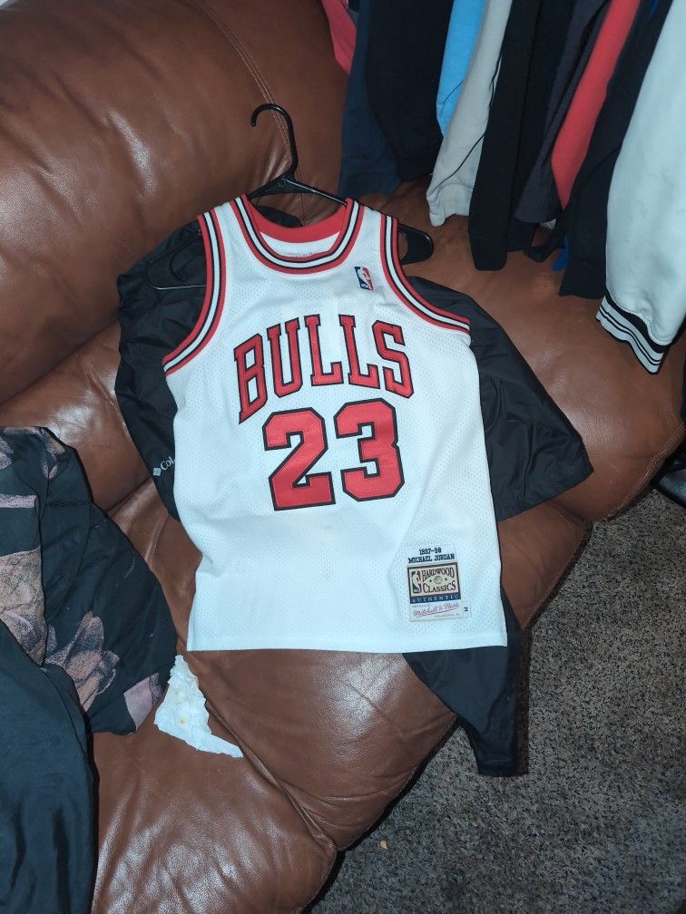 1997-98 Jordan Jersey Mitchell & Ness