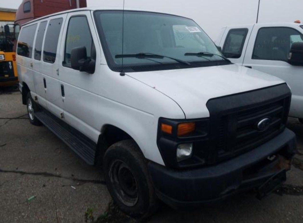 2011 Ford E-350