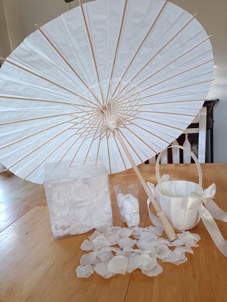 Flower girl accessories silk basket, faux flower petals & paper parasol

Condition for all items is used
$20 for any two items or bundle more to save
