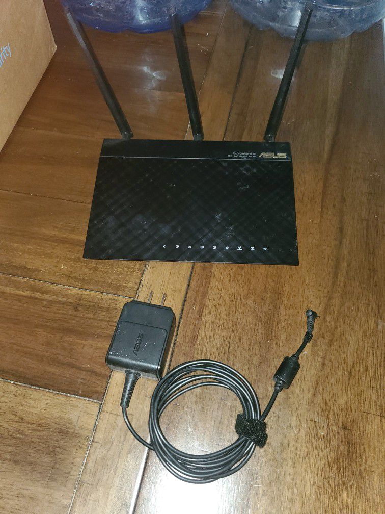 Asus RT-AC66R Router 