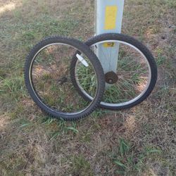 In Good Condition Tires For A Mountain Bike 26-in Tires Tubes And Rim