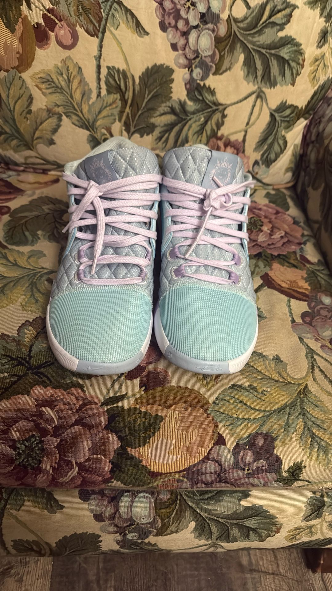 LeBron Witness Vlll, Size 12, Glacier Blue/White