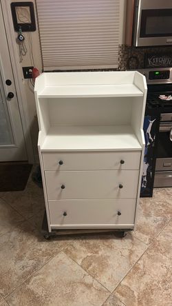 Dresser
