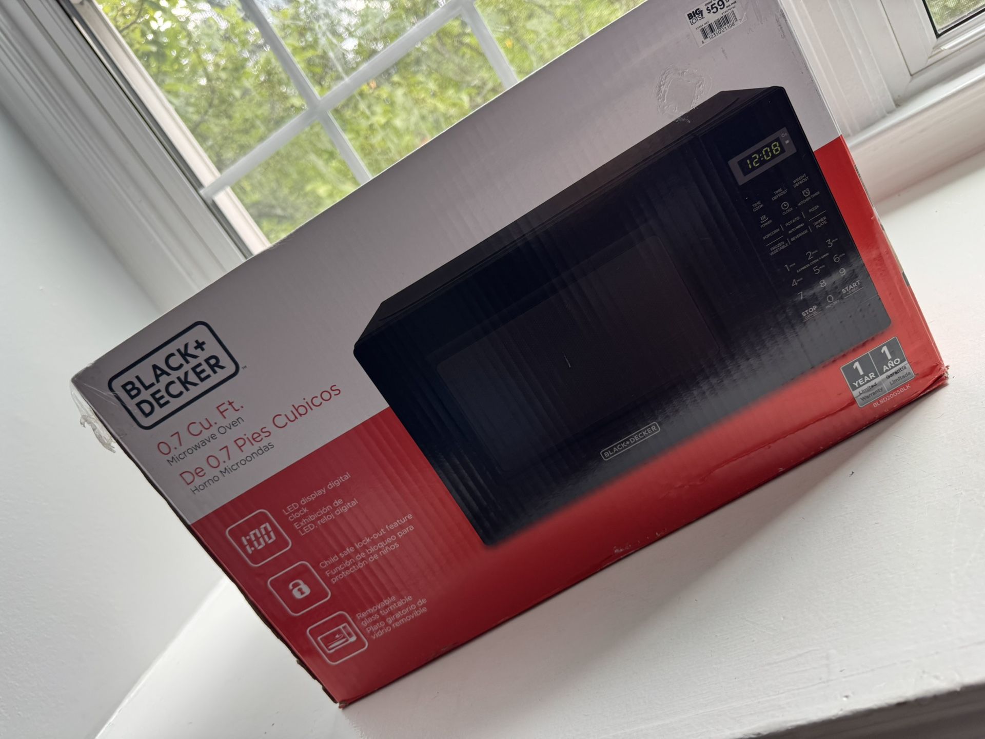 Brand New Black Decker Microwave