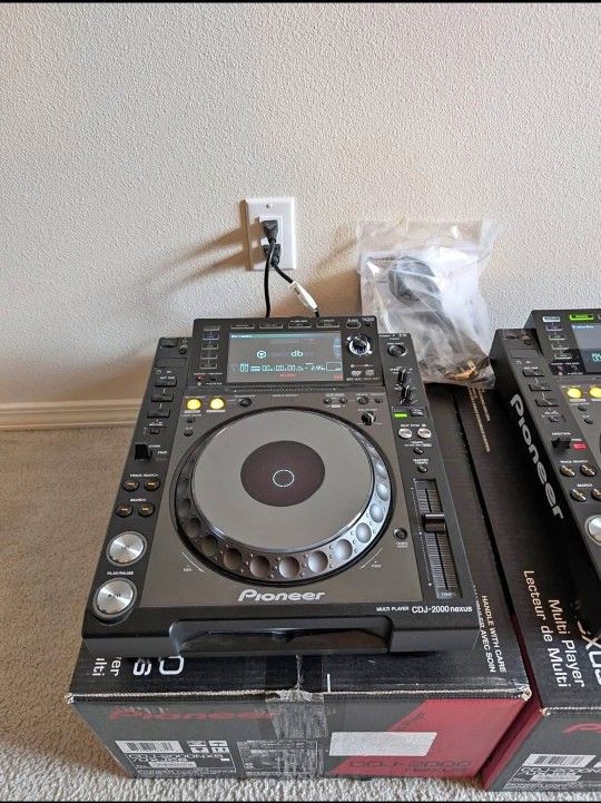 2000--CDJMediaPlayers