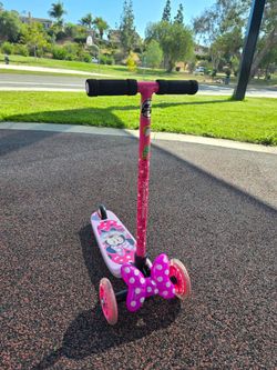 Minnie mouse scooter