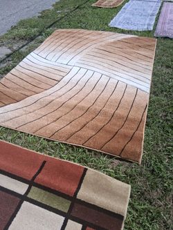 LOTS OF NICE 5 BY 7 AREA RUGS