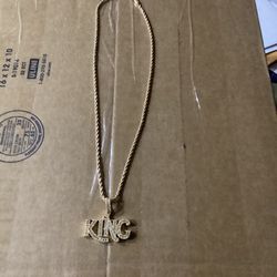 14k Gold Rope Chain With King Pendant 