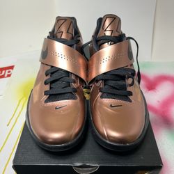 KD 4 Christmas Size 10.5