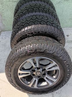 De venta Toyota tacoma rims on tires AT 265 65 R17