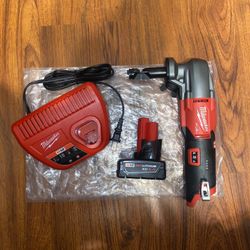 Milwaukee M12 Fuel Brushless 16 Gauge Variable Speed Nibbler (2476-20) (1)4.0 Ah Battery (48-11-2440)M12 Charger