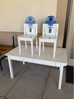 Children’s Star Wars table and chairs