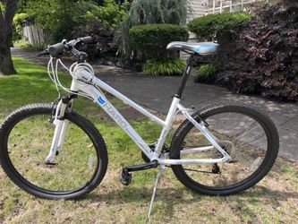 Haro Flightline 26" XC mountain bike