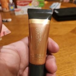 BELIEVE Beauty ALL OVER GLOW Skin Illuminator In Shade Golden Glow 0.85 fl oz