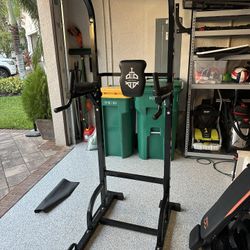 Freestanding Pull Up / Dip Station