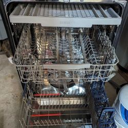 Samsung StormWash 24" Top Control Built-in Dishwasher  (Like New)