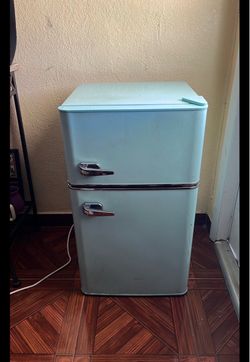 Retro Mini Fridge with Freezer