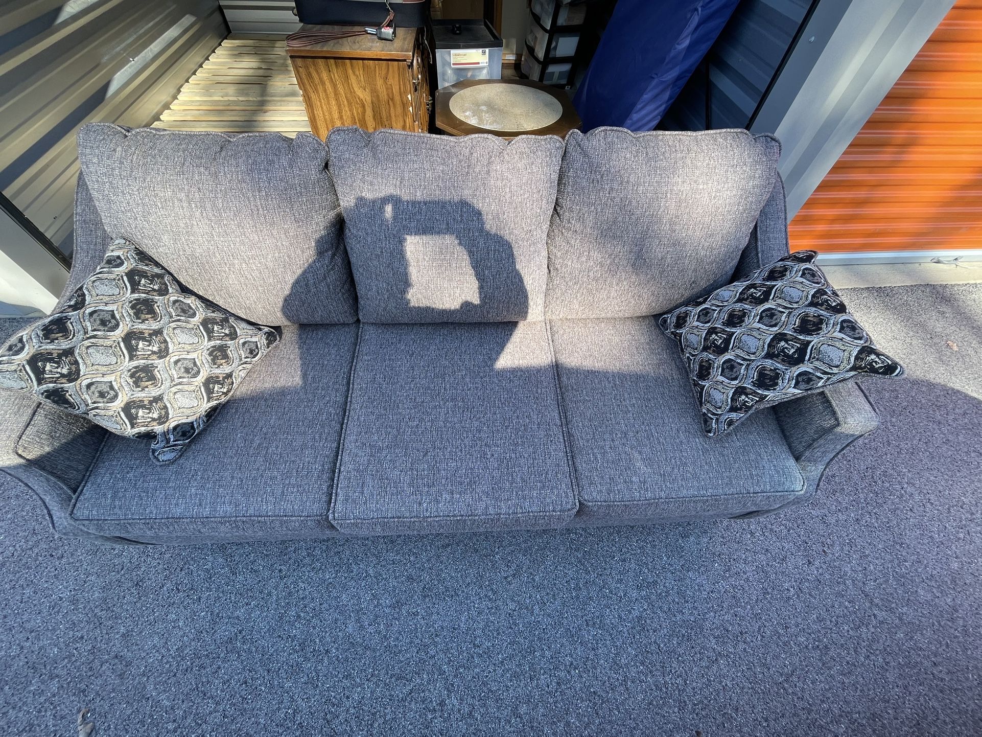 Hughes Sofa Style 10400S