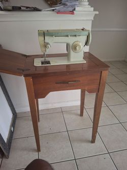 1973 Singer sewing machine