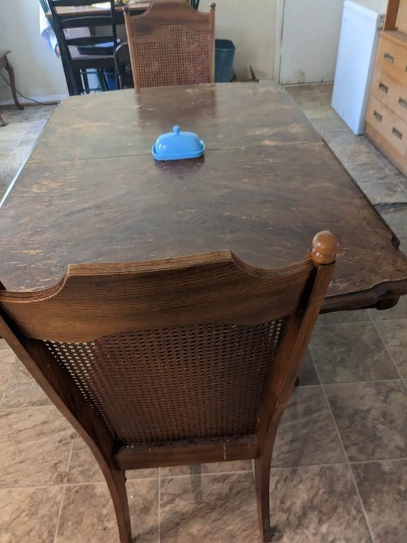 China Cabinet & Table