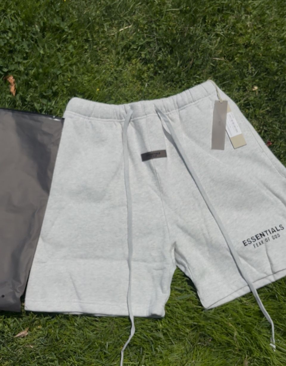 “light Oatmeal” Essential Shorts