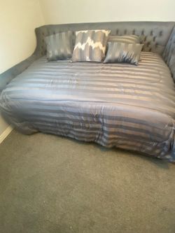 FULL SIZE DAYBED