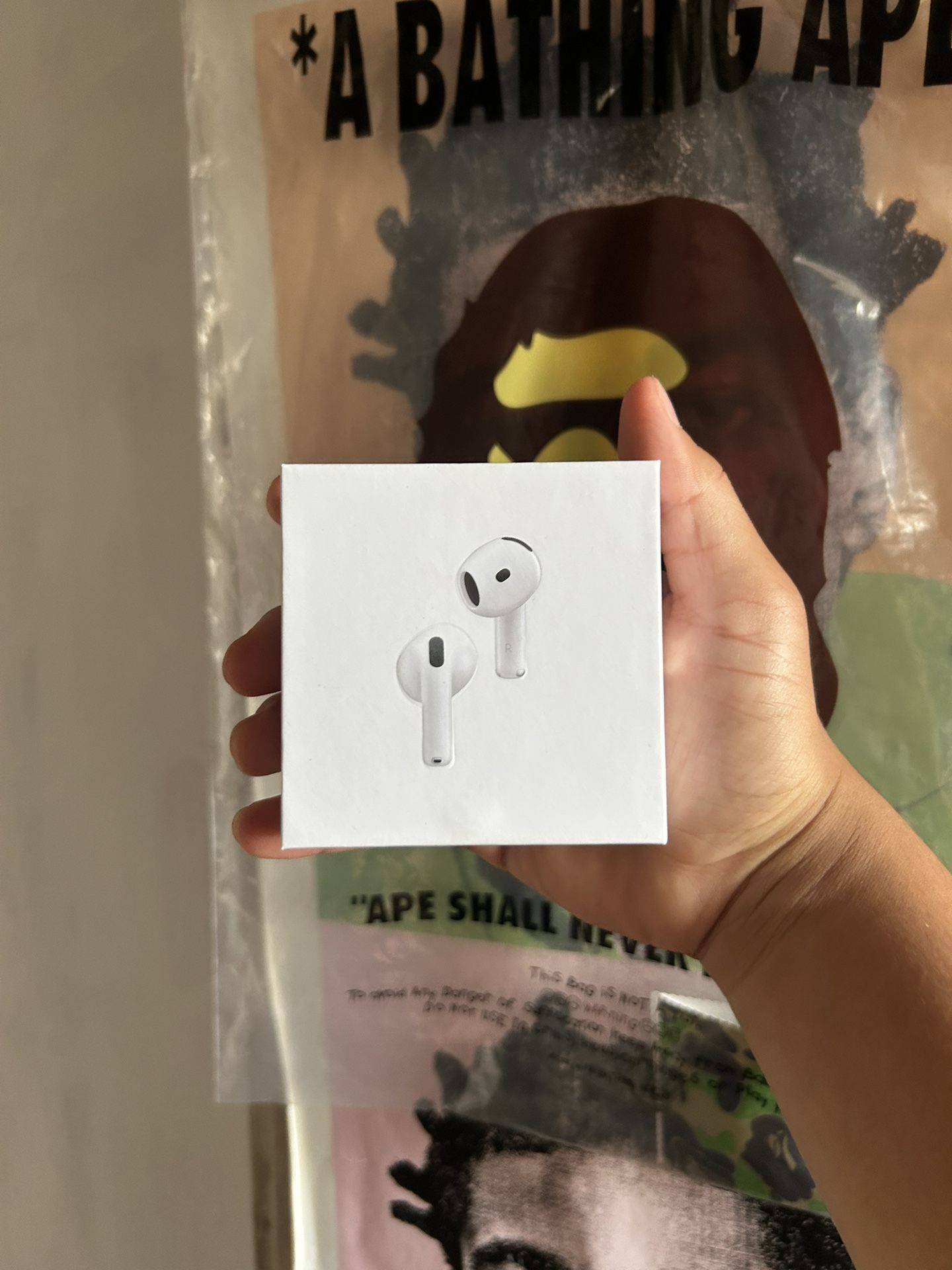 AirPods 4
