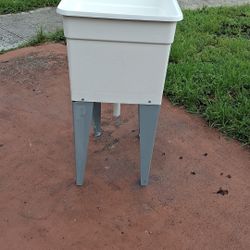 UTILITY SINK