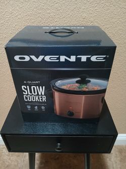 SLOW COOKER. (NEW) $25