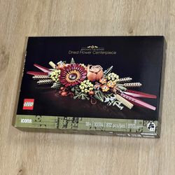 BRAND NEW LEGO Dried Flower Centerpiece