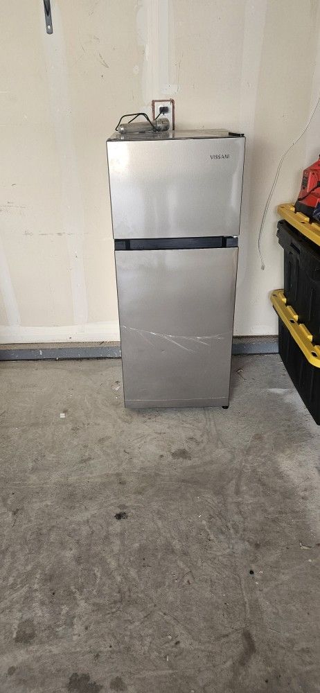 Refrigerator
