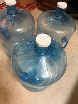 Free 5-Gallon Water Jugs Set of 3